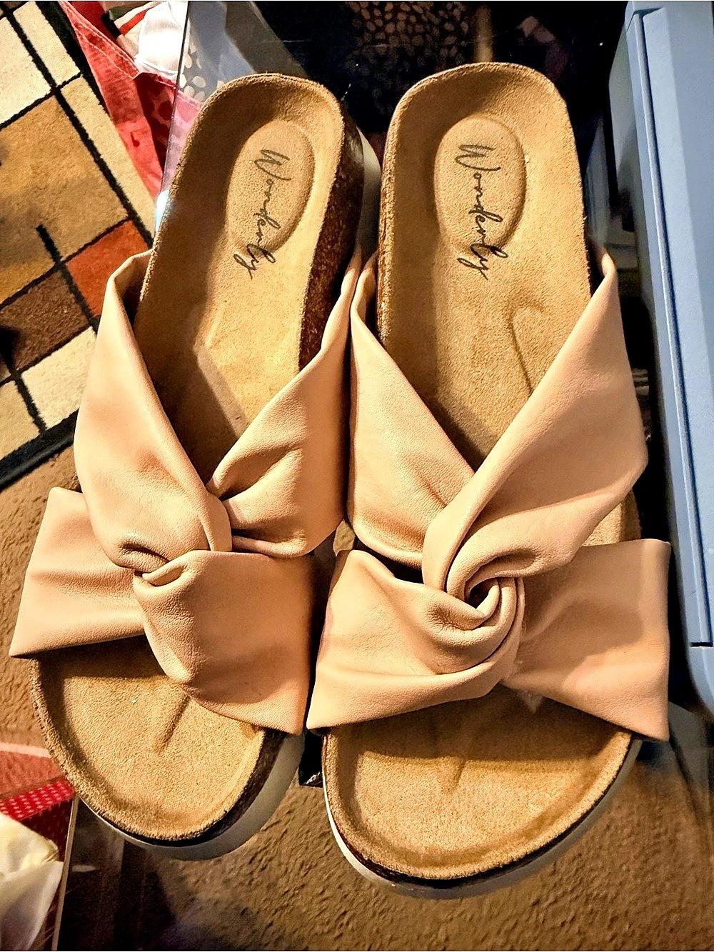 Wonderly Bow Slide Sandals US 8 New